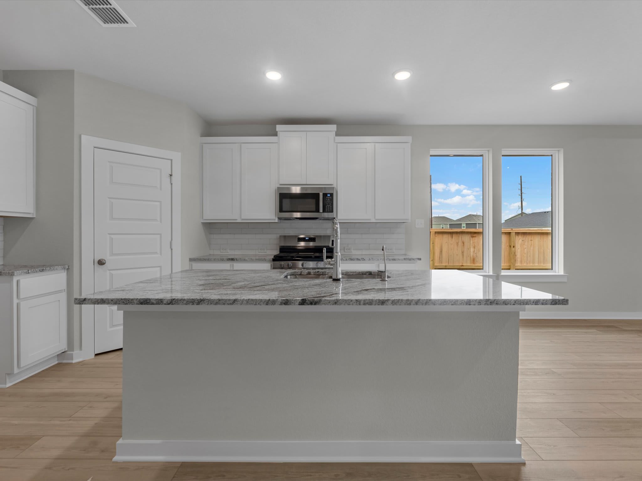 Home image 4