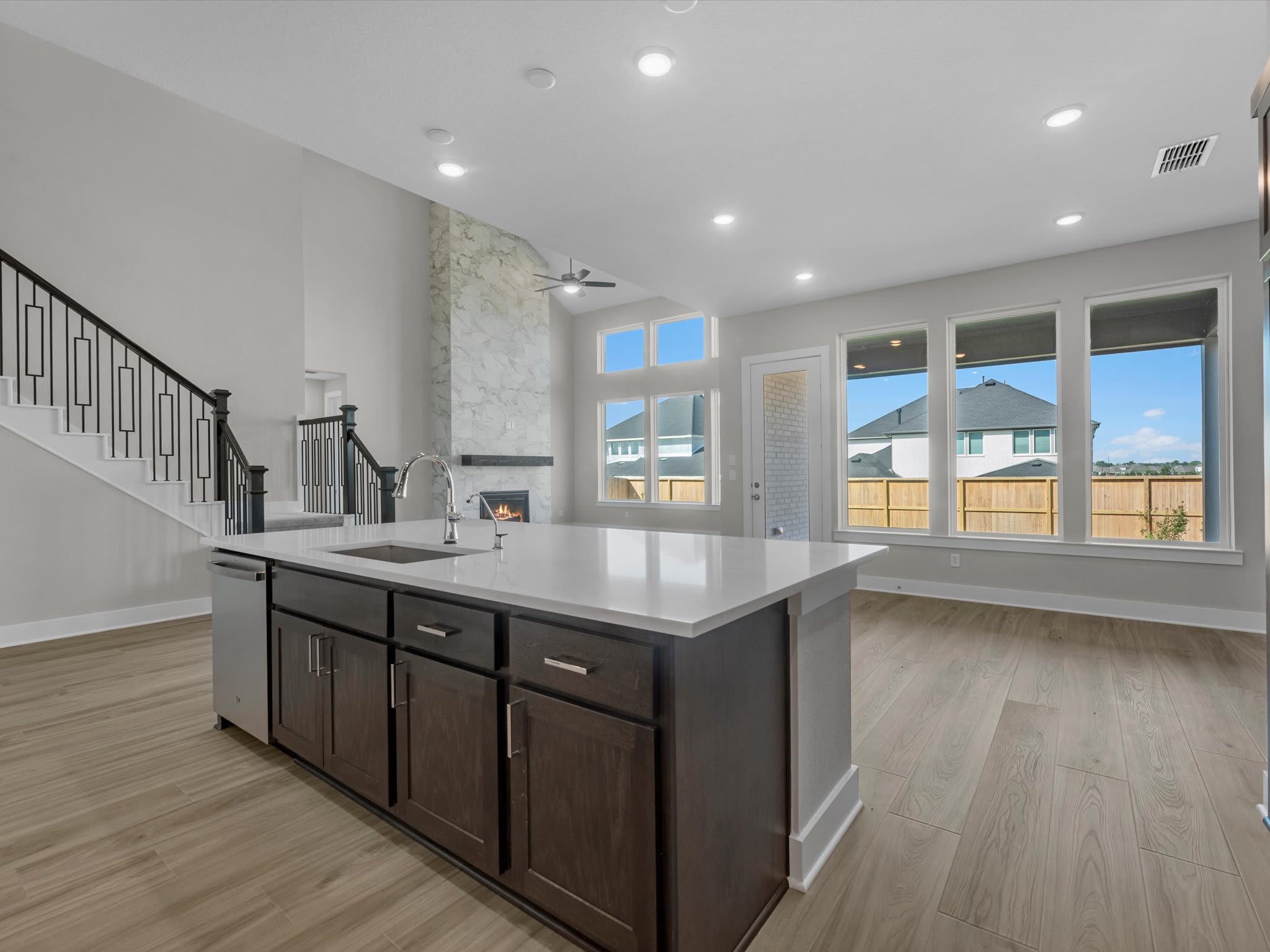 8034 Sunny Ridge Drive home image 4