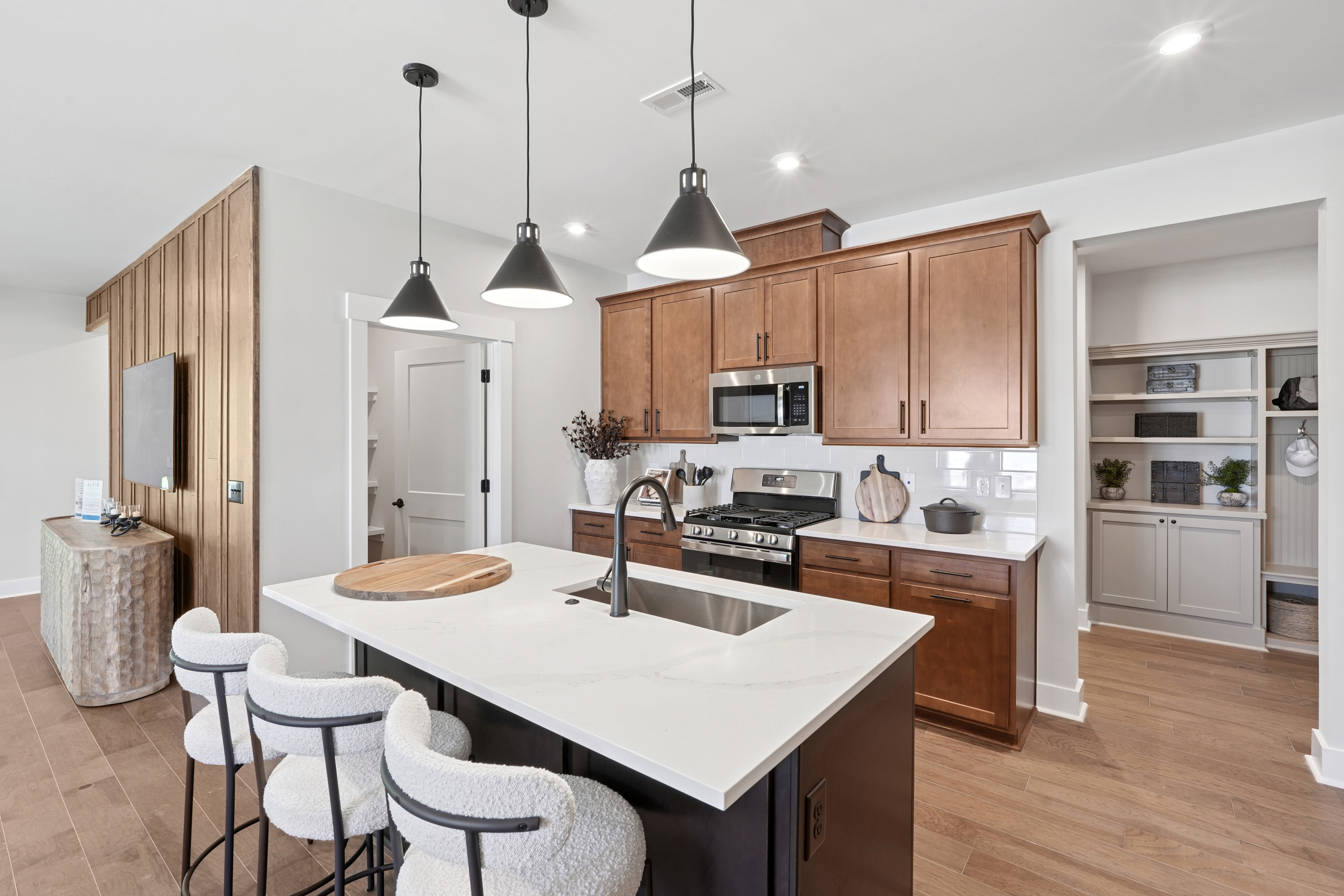 UP TO $10,000 IN TRI POINTE PAID CLOSING COSTS*