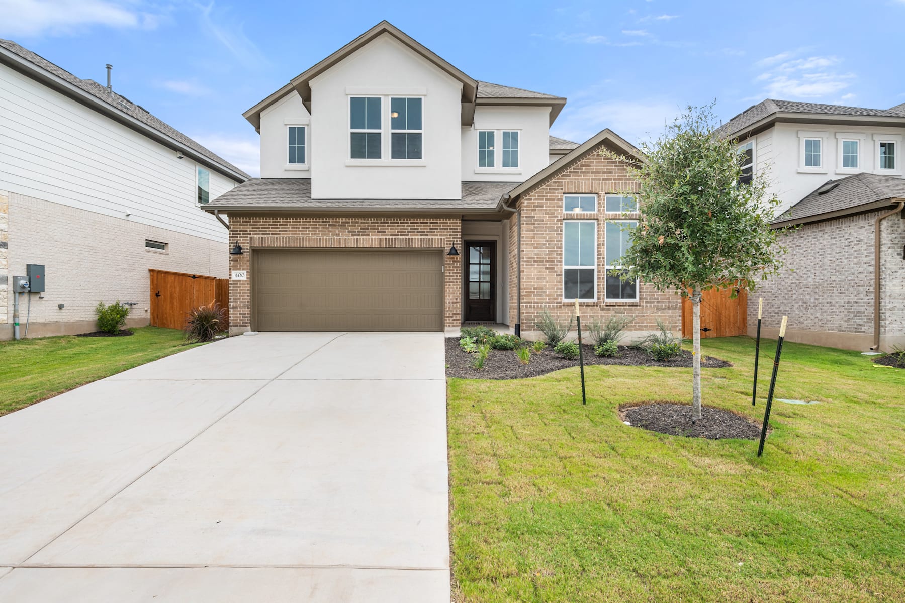 400 Lariat Loop - Hawthorn