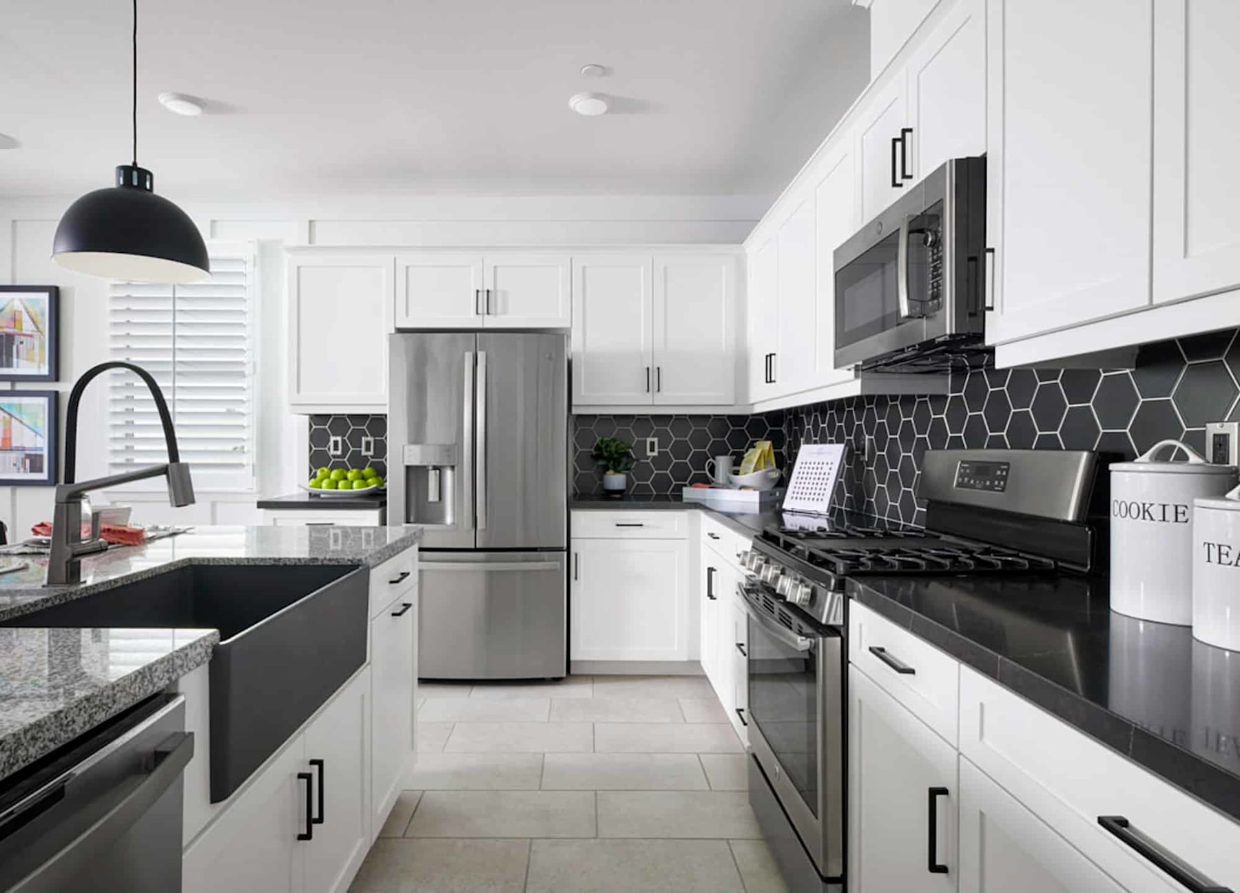 It's Cleaning Time! 4 Tips for Decluttering and Organizing Your New Home