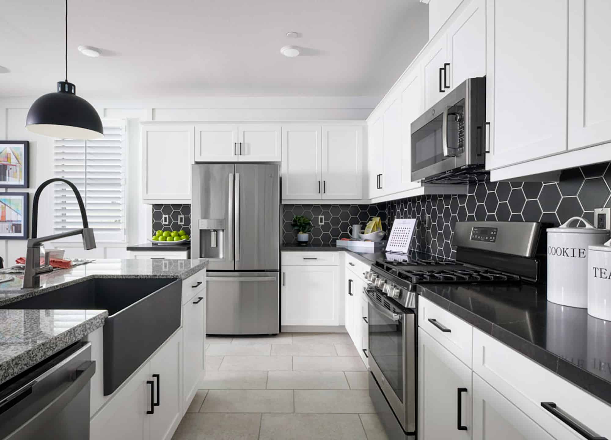 It's Cleaning Time! 4 Tips for Decluttering and Organizing Your New Home