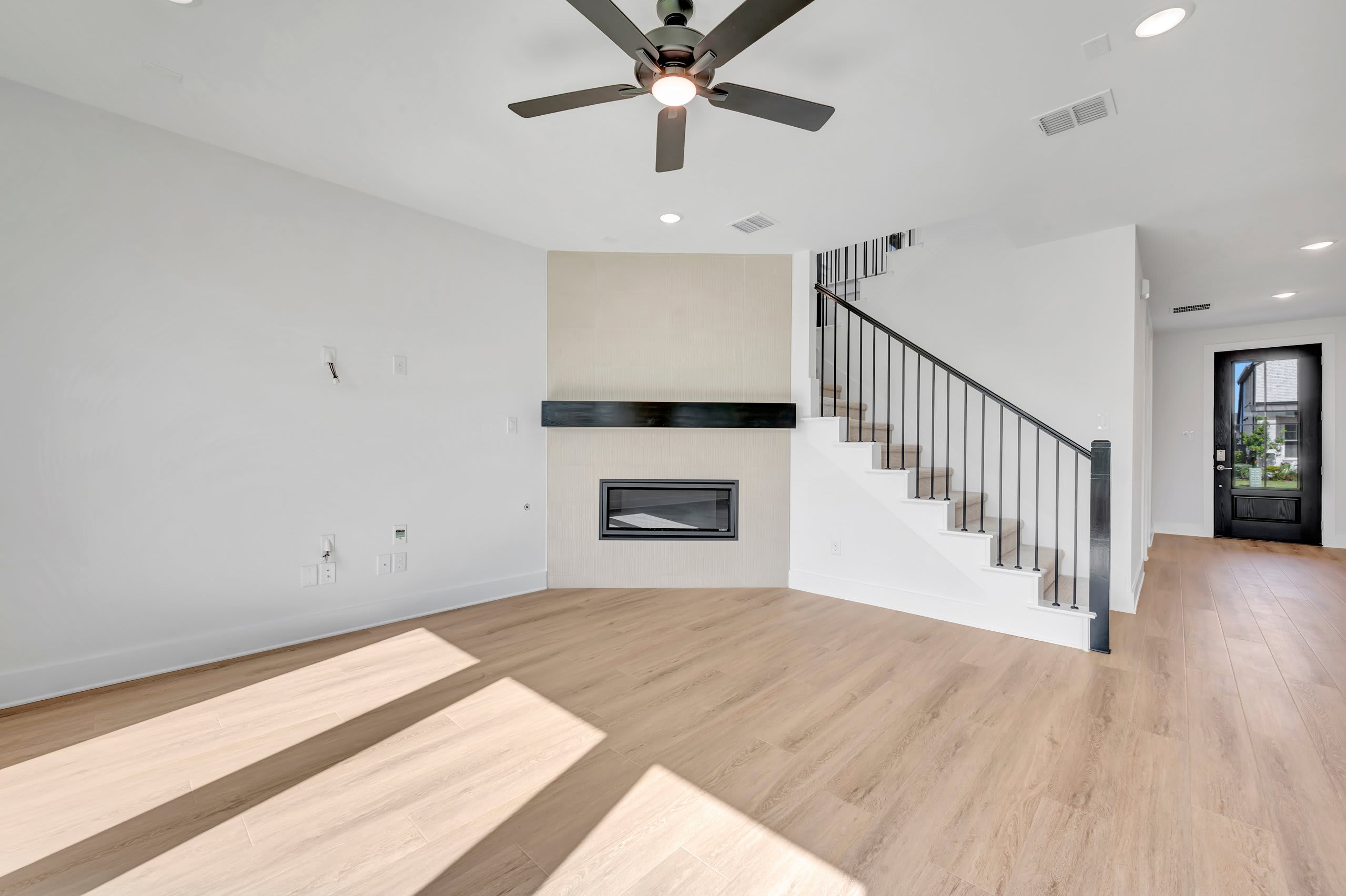 Ivy at 7224 Ladybug Lane, Little Elm, Texas: photo 3