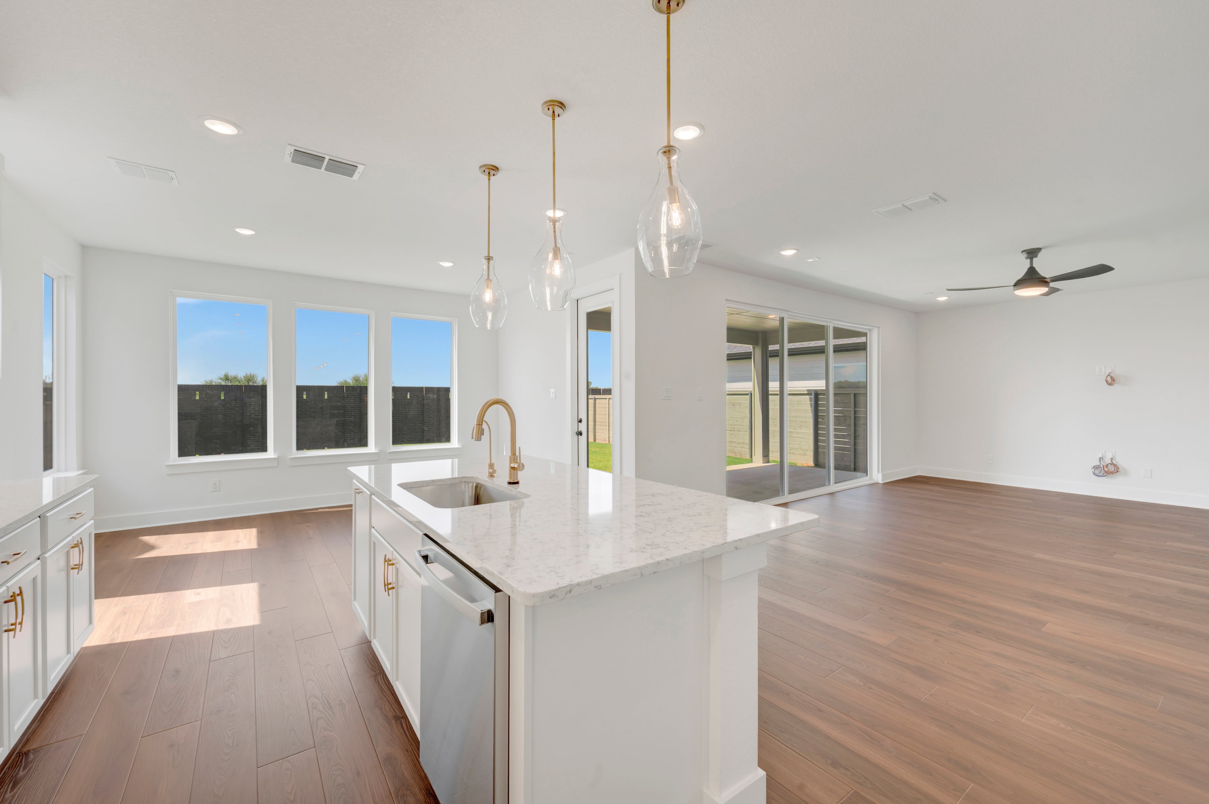 Magnolia at 8101 Autumn Sage Trail, Denton, Texas: photo 2