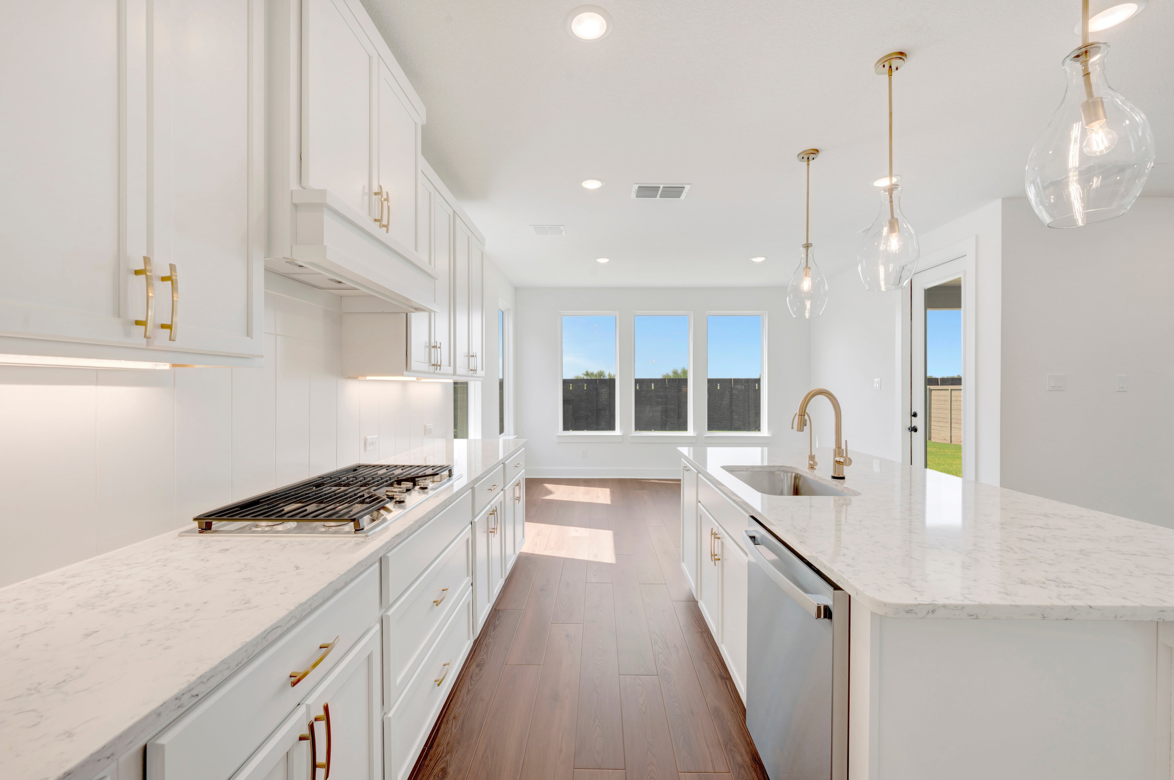 Magnolia at 8101 Autumn Sage Trail, Denton, Texas: photo 3