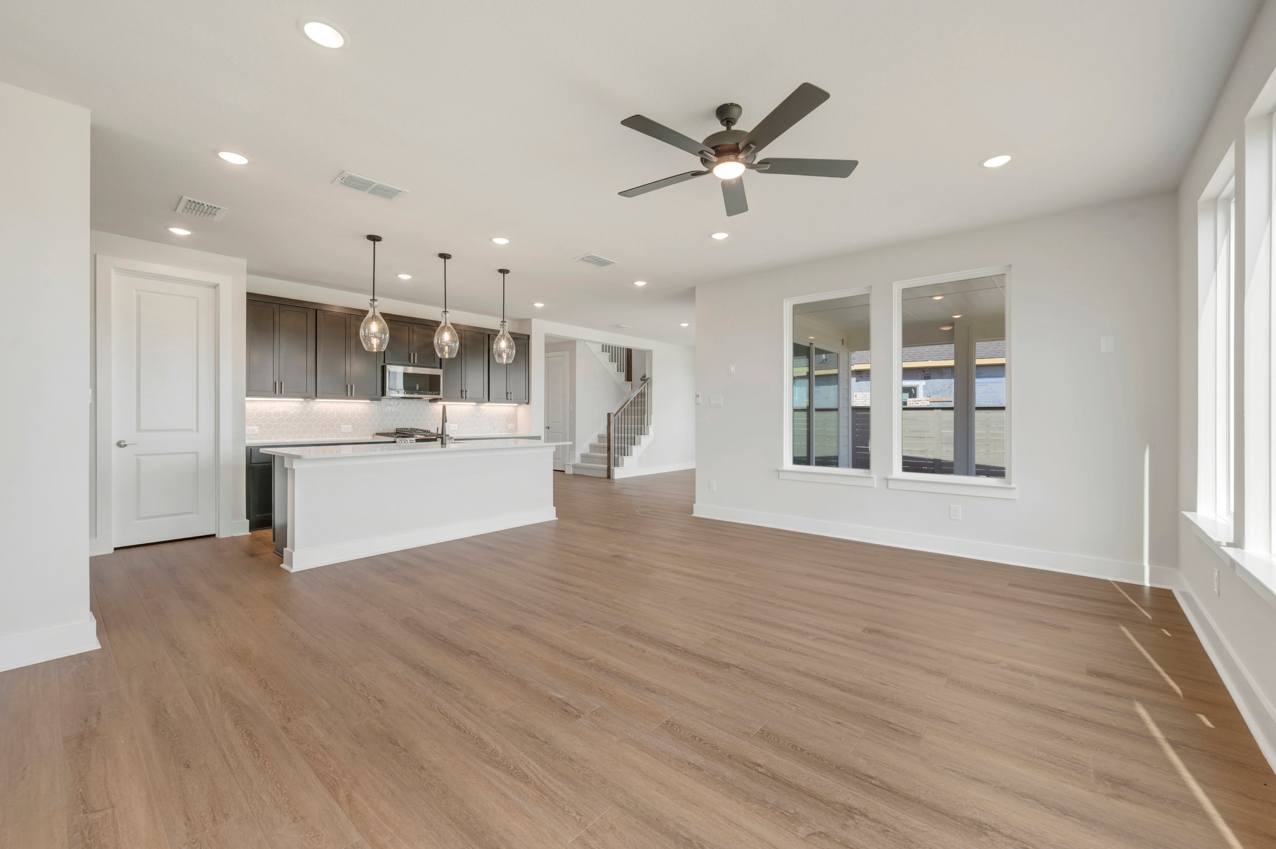 Laurel at 8013 Autumn Sage Trail, Denton, Texas: photo 2
