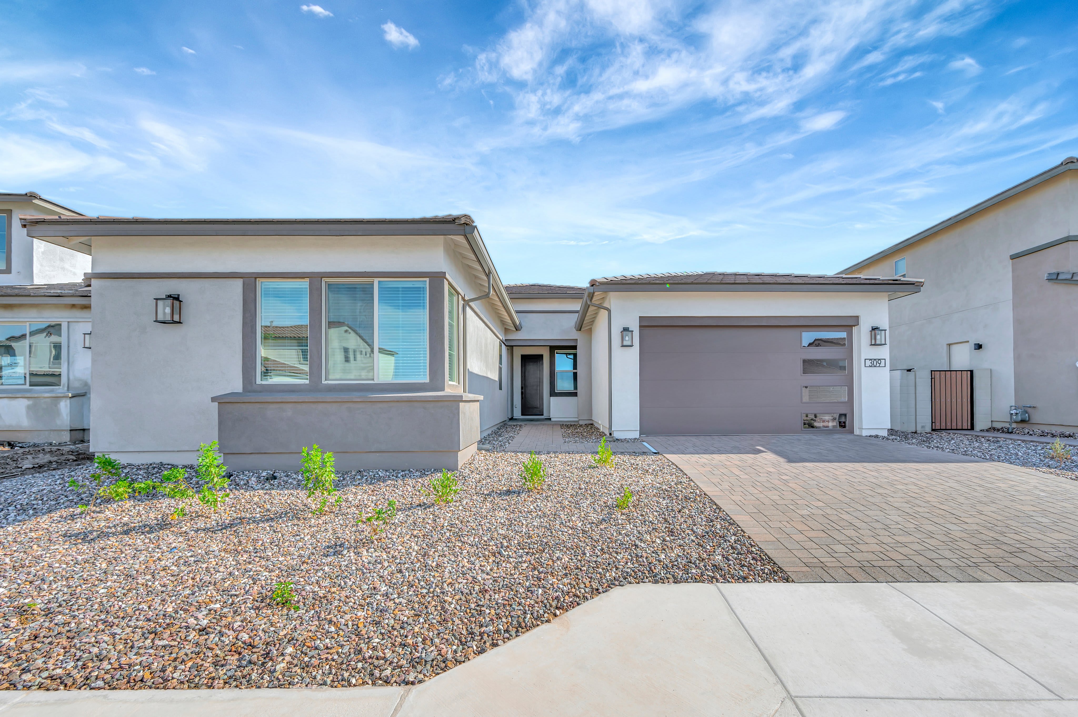 309 E La Estela Ln exterior