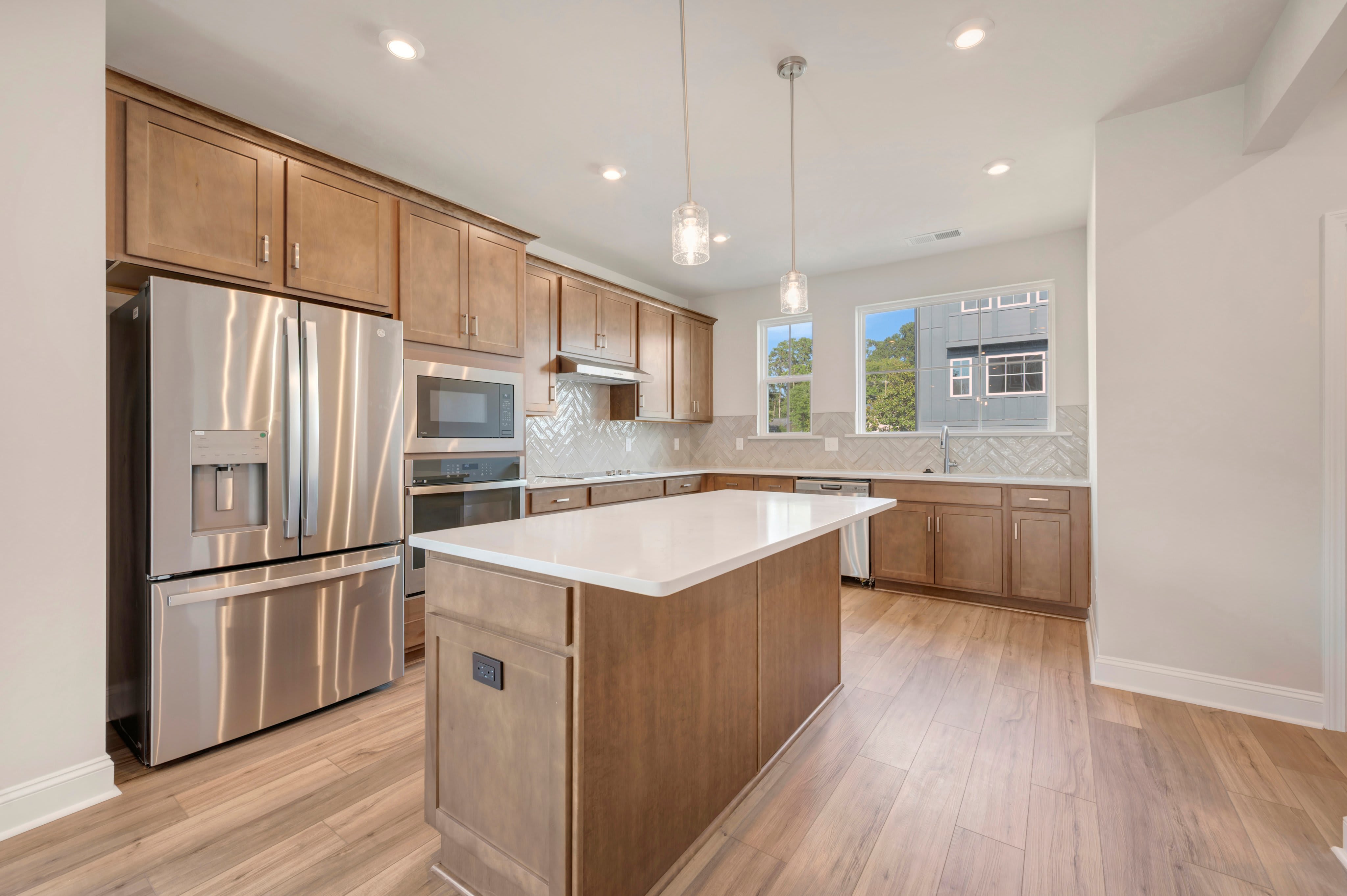 1311 Sandstar Ln exterior