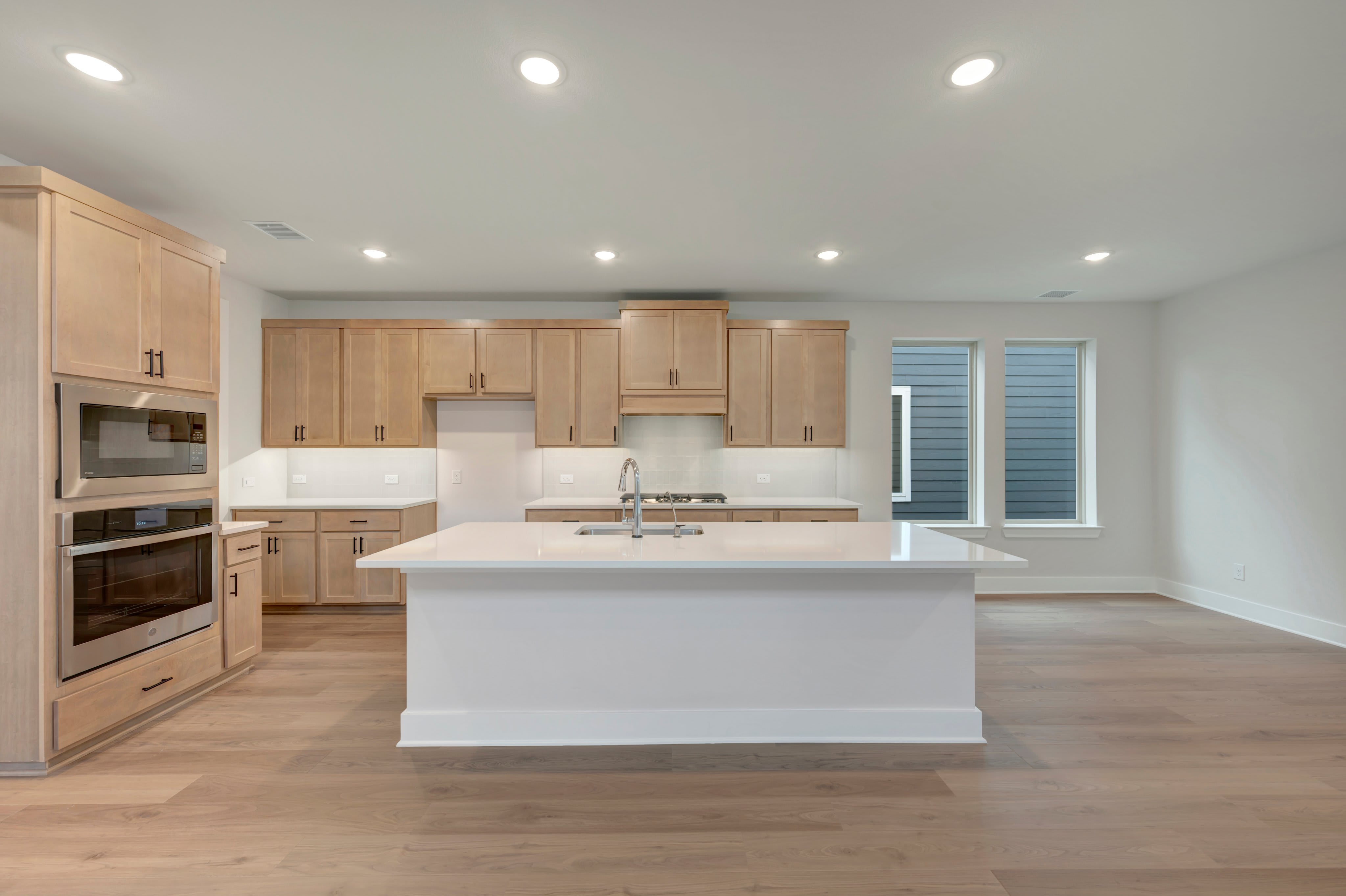 Victoria at 3704 Outpost Trail, McKinney, Texas: photo 2