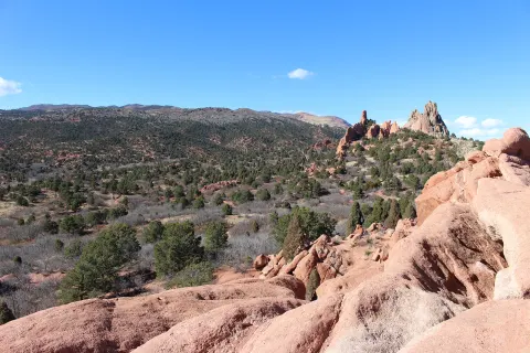 https://res.cloudinary.com/tpierce36/image/upload/c_fit,h_320,q_70/v1/taranpierce-com/colorado/garden-of-the-gods/75_fr4jba.webp?_a=BAMCcSRg0