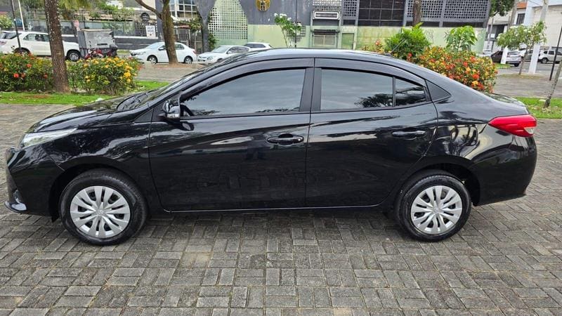 TOYOTA YARIS SEDAN 1.5 XL 2024 — foto 3