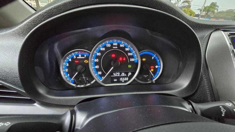 TOYOTA YARIS SEDAN 1.5 XL 2024 — foto 4