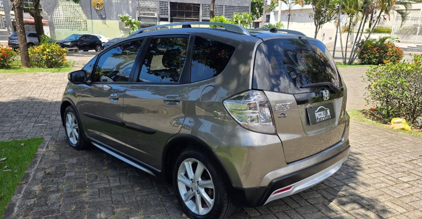 HONDA Fit Twist 1.5 Flex 16V 5p Aut. 2013 — foto 2