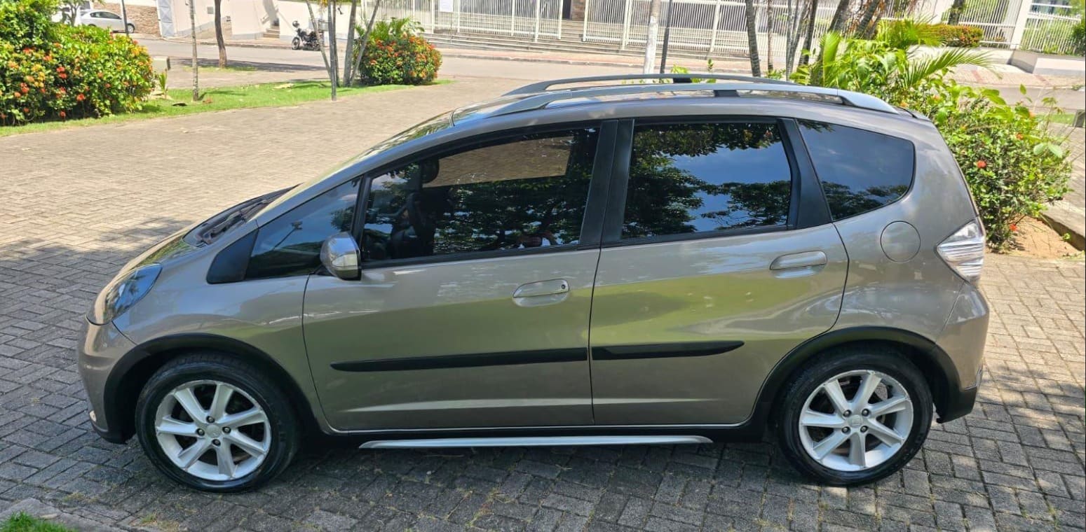 HONDA Fit Twist 1.5 Flex 16V 5p Aut. 2013 — foto 3