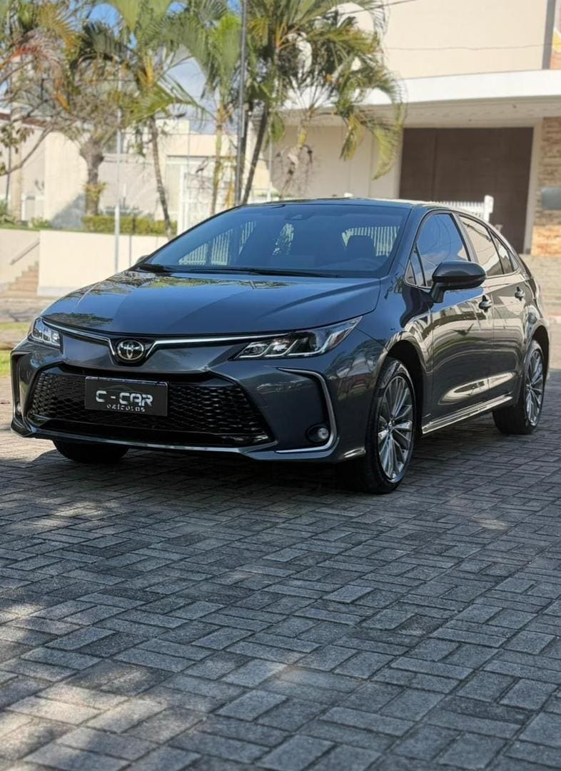 TOYOTA COROLLA XEI 20 AUT 2025 — foto 3