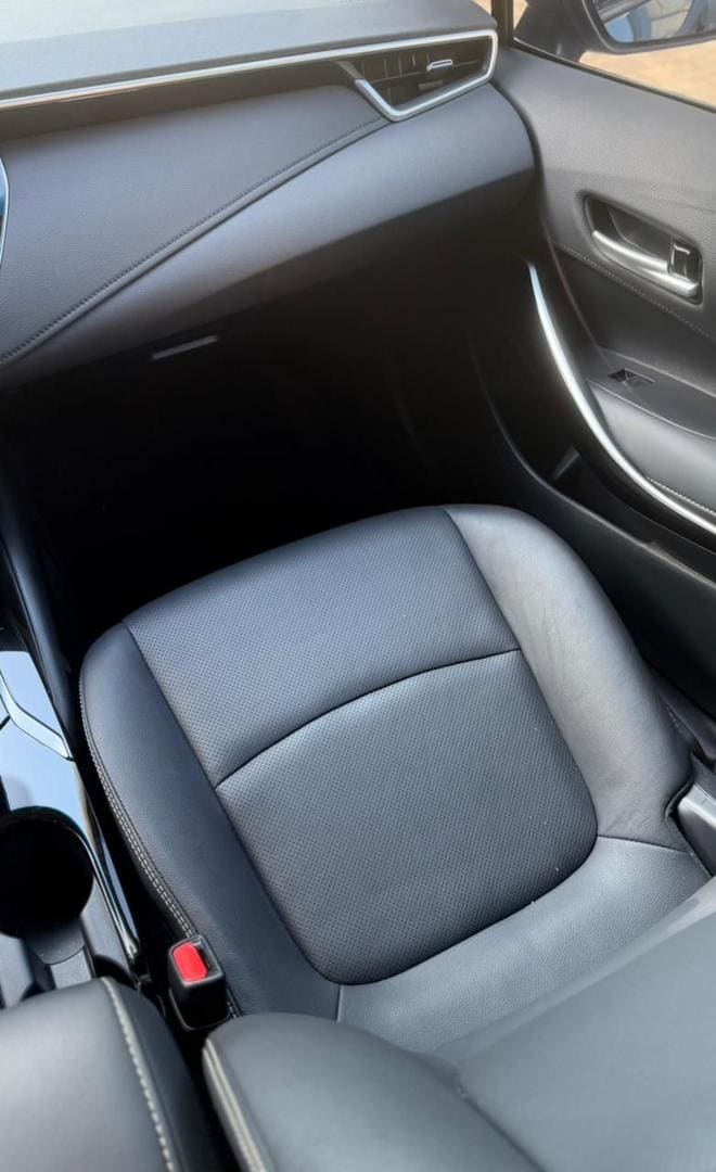 TOYOTA COROLLA XEI 20 AUT 2025 — foto 9