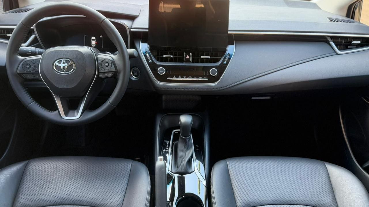 TOYOTA COROLLA XEI 20 AUT 2025 — foto 10