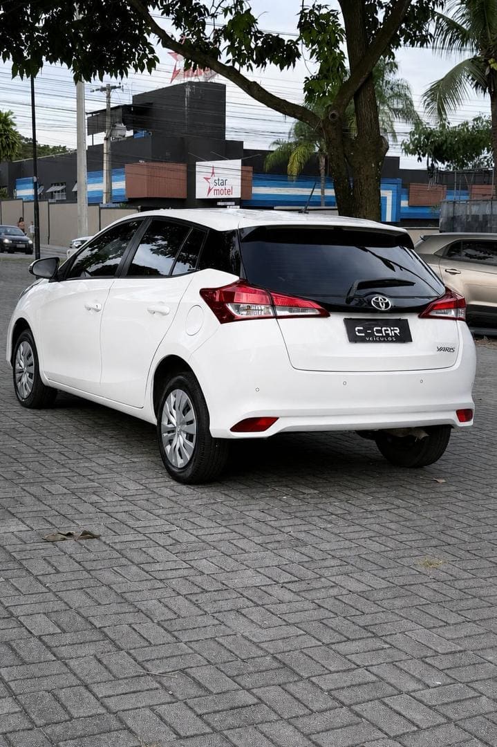 TOYOTA YARIS HA XL15 2022 — foto 6