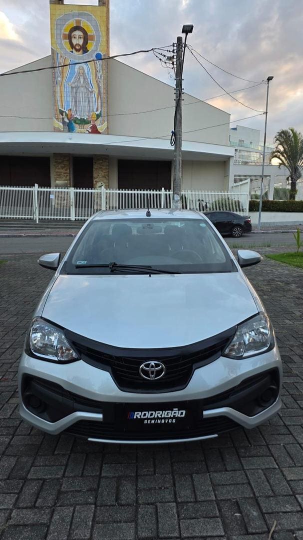 TOYOTA ETIOS SD XPLUS AT 2019 — foto 2