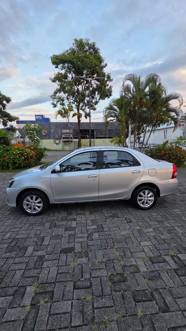 TOYOTA ETIOS SD XPLUS AT 2019 — foto 3