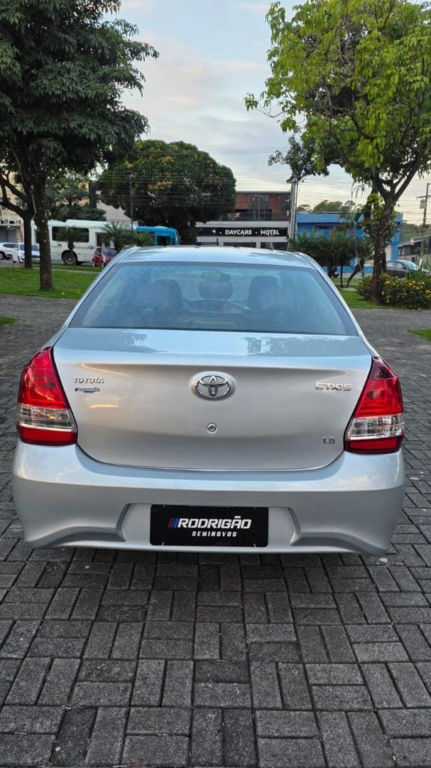 TOYOTA ETIOS SD XPLUS AT 2019 — foto 5