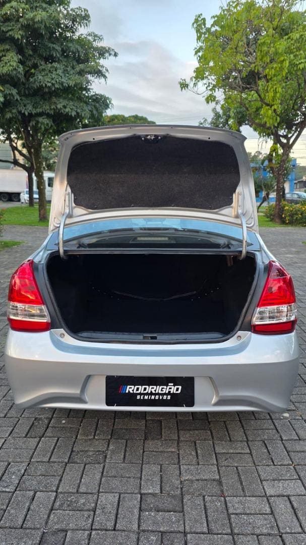 TOYOTA ETIOS SD XPLUS AT 2019 — foto 6