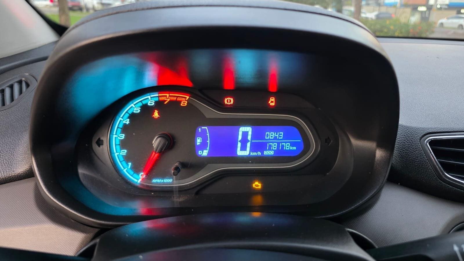 CHEVROLET PRISMA 1.4MT LT 2015 — foto 8