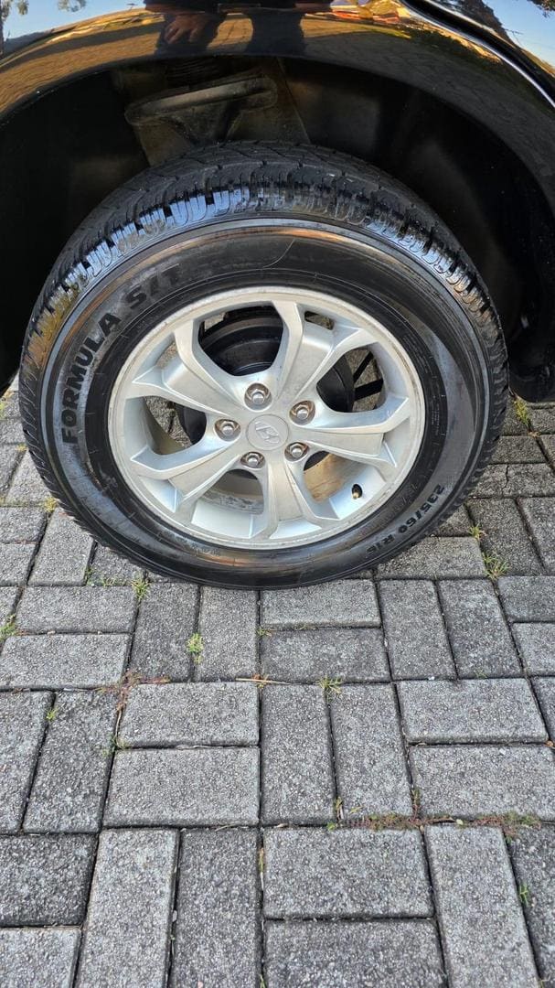 HYUNDAI TUCSON GL 20L 2009 — foto 11