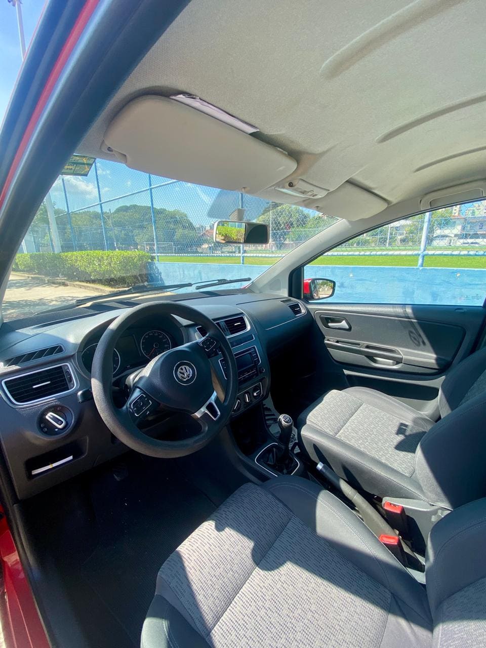 VOLKSWAGEN FOX 1.0 TREND 2014 — foto 6
