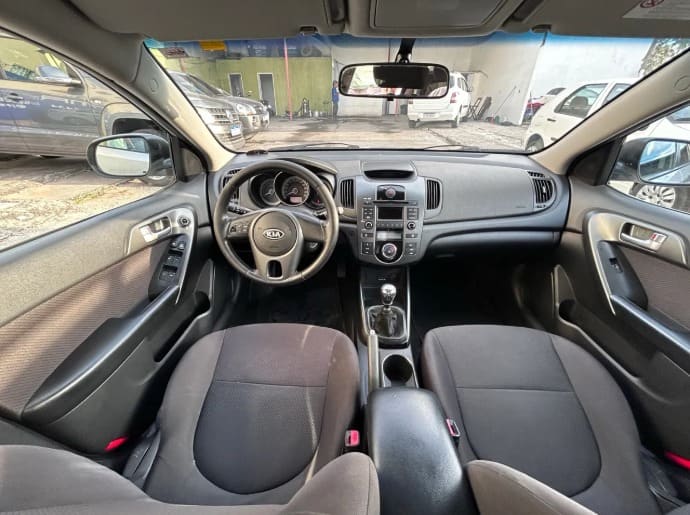 KIA Cerato 1.6 16V Mec. 2011 — foto 7