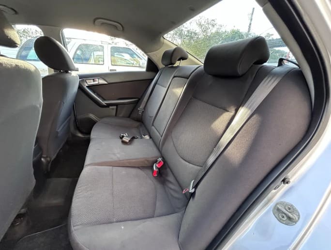 KIA Cerato 1.6 16V Mec. 2011 — foto 8