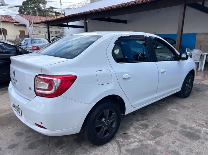 RENAULT Logan Dynamique Hi-flex 1.6 8V 4P 2015 — foto 4