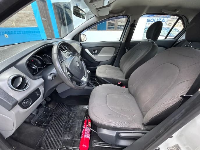 RENAULT Logan Dynamique Hi-flex 1.6 8V 4P 2015 — foto 7