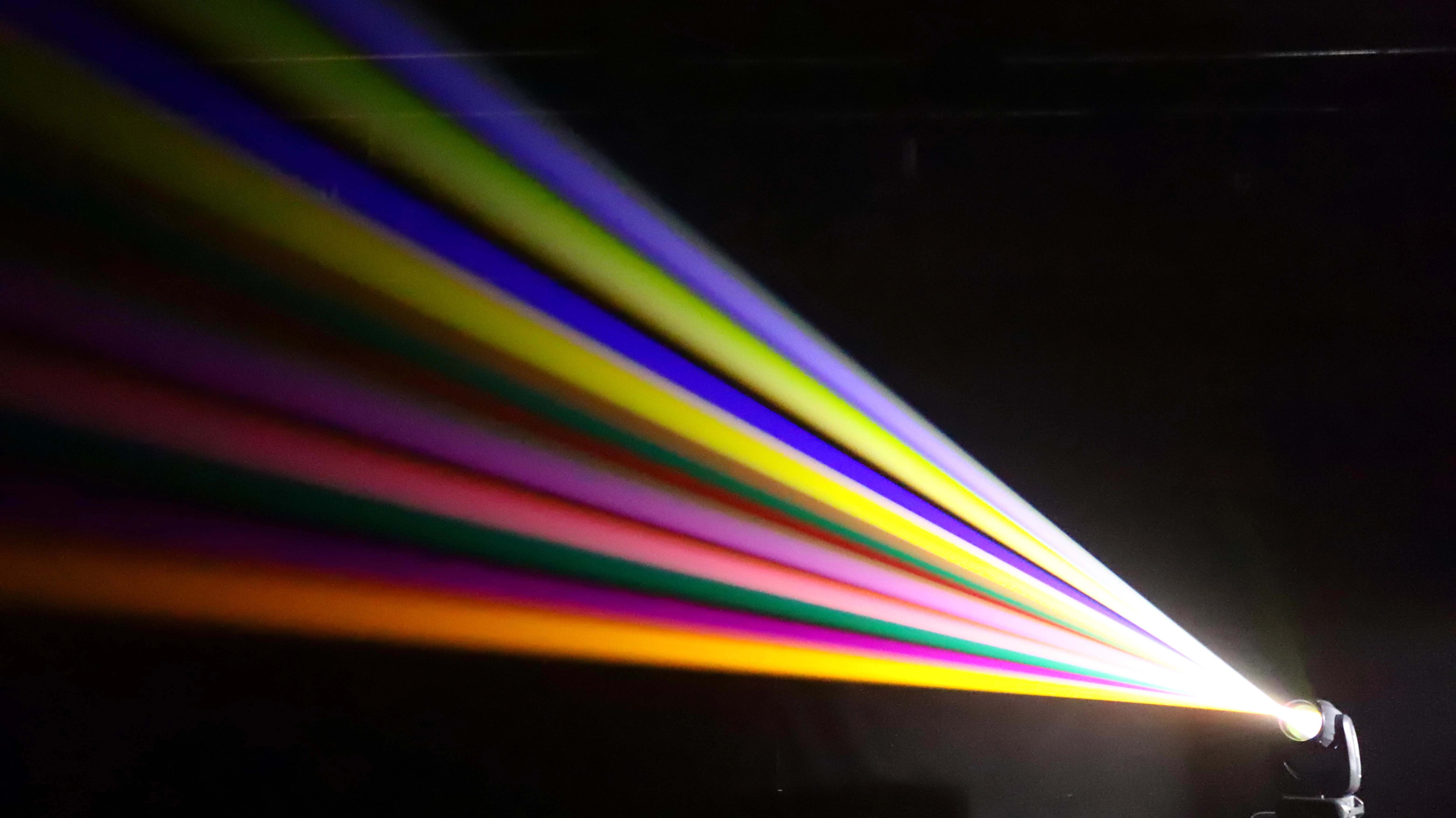 GML ALED BEAM 300 stage color output