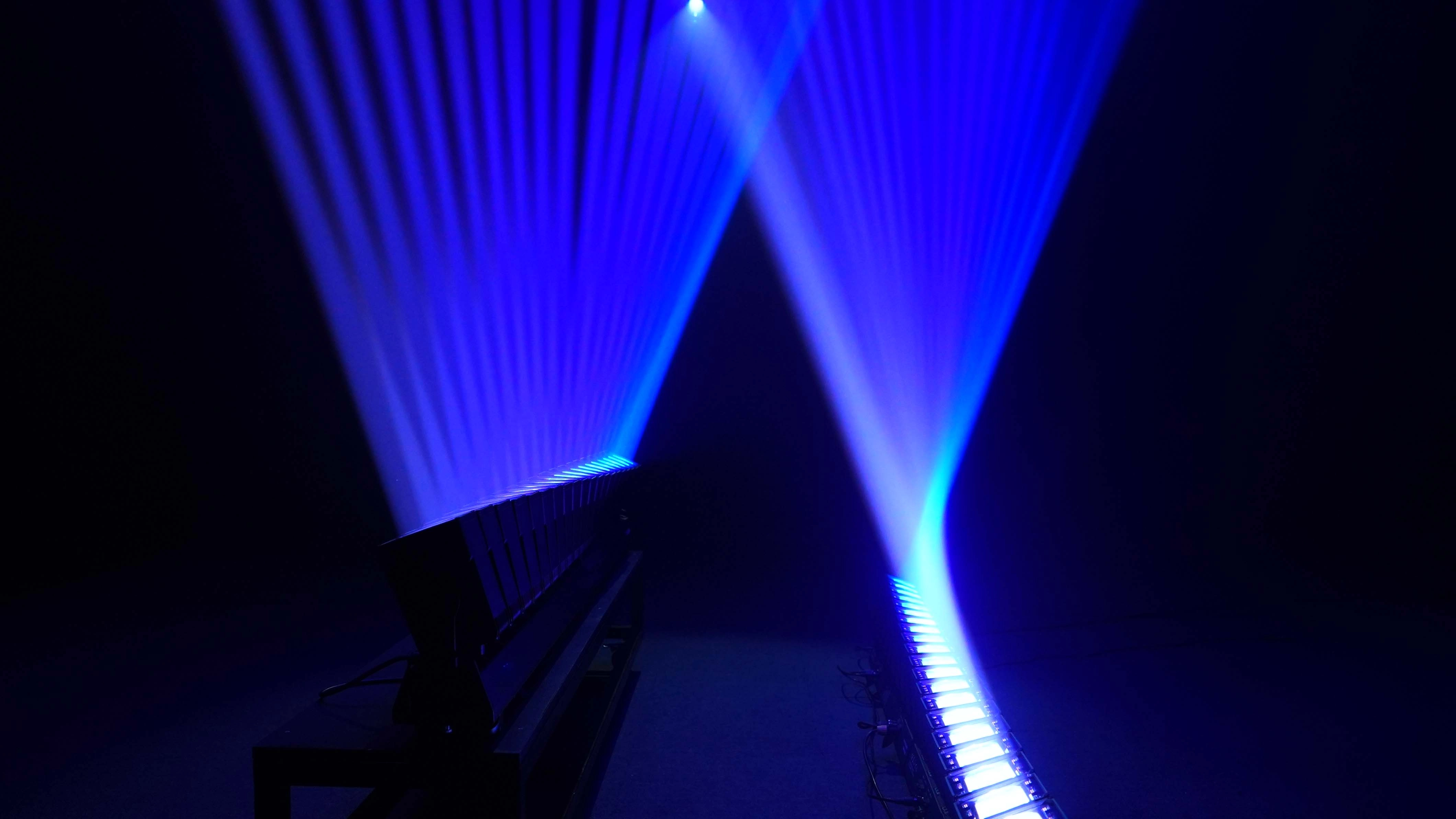 GML MEDUSA 1260 IP All-Weather Motorized Linear LED Fixture projection 6