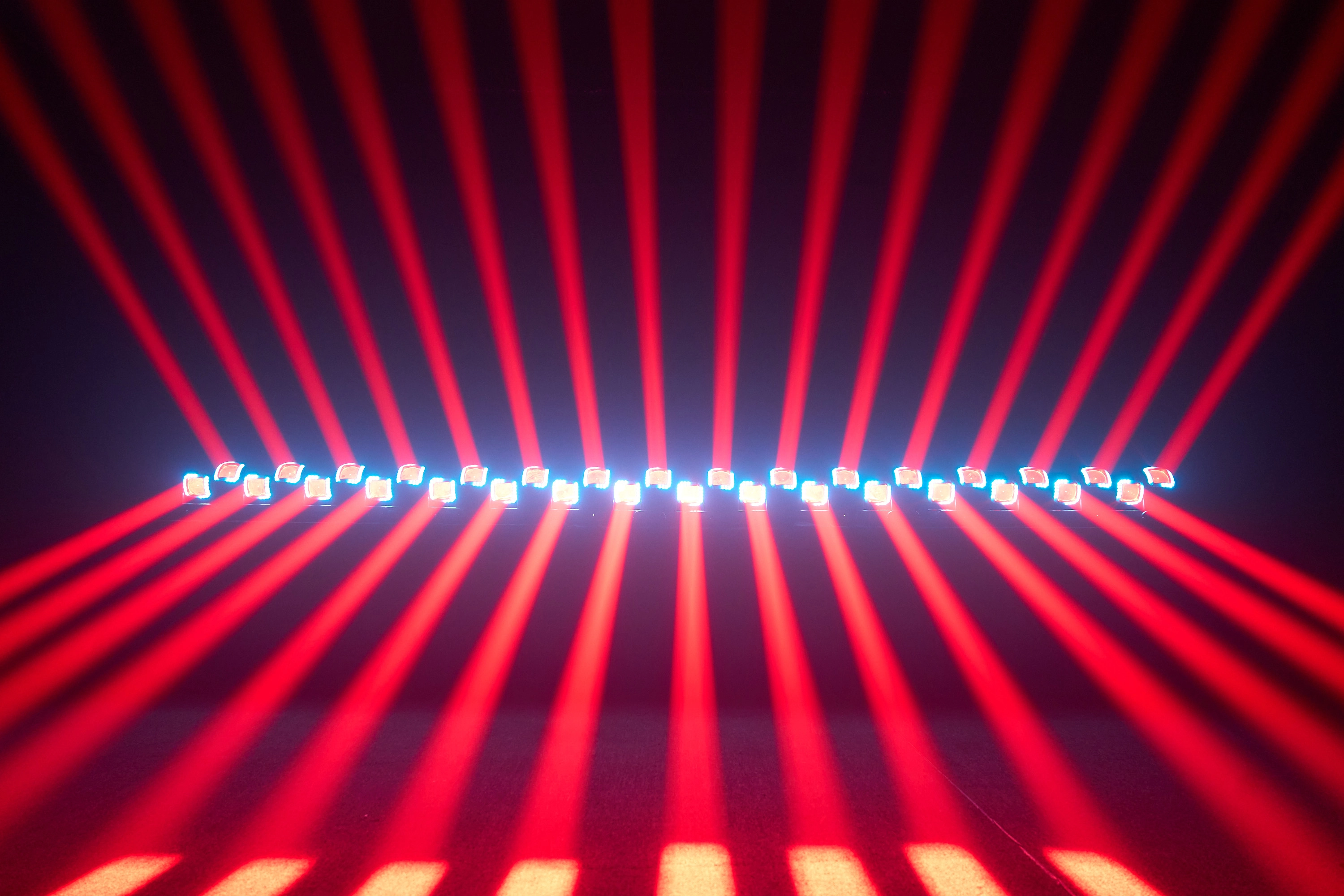 GML BEAM BAR LED Motorized Linear Fixture projection 6