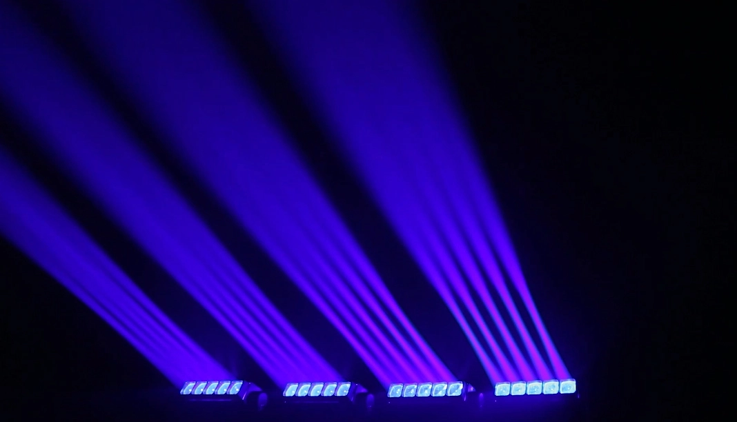 GML BLADE 2i ZOOM Dual-Sided Infinite LED Moving Head projection 3