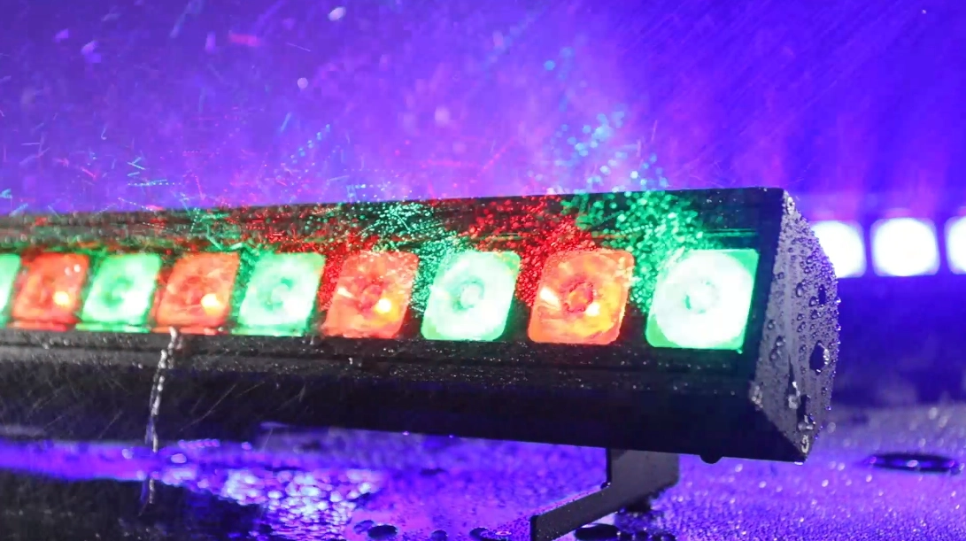 GML 1830 BAR IP All-Weather LED Wall Wash Bar projection 5