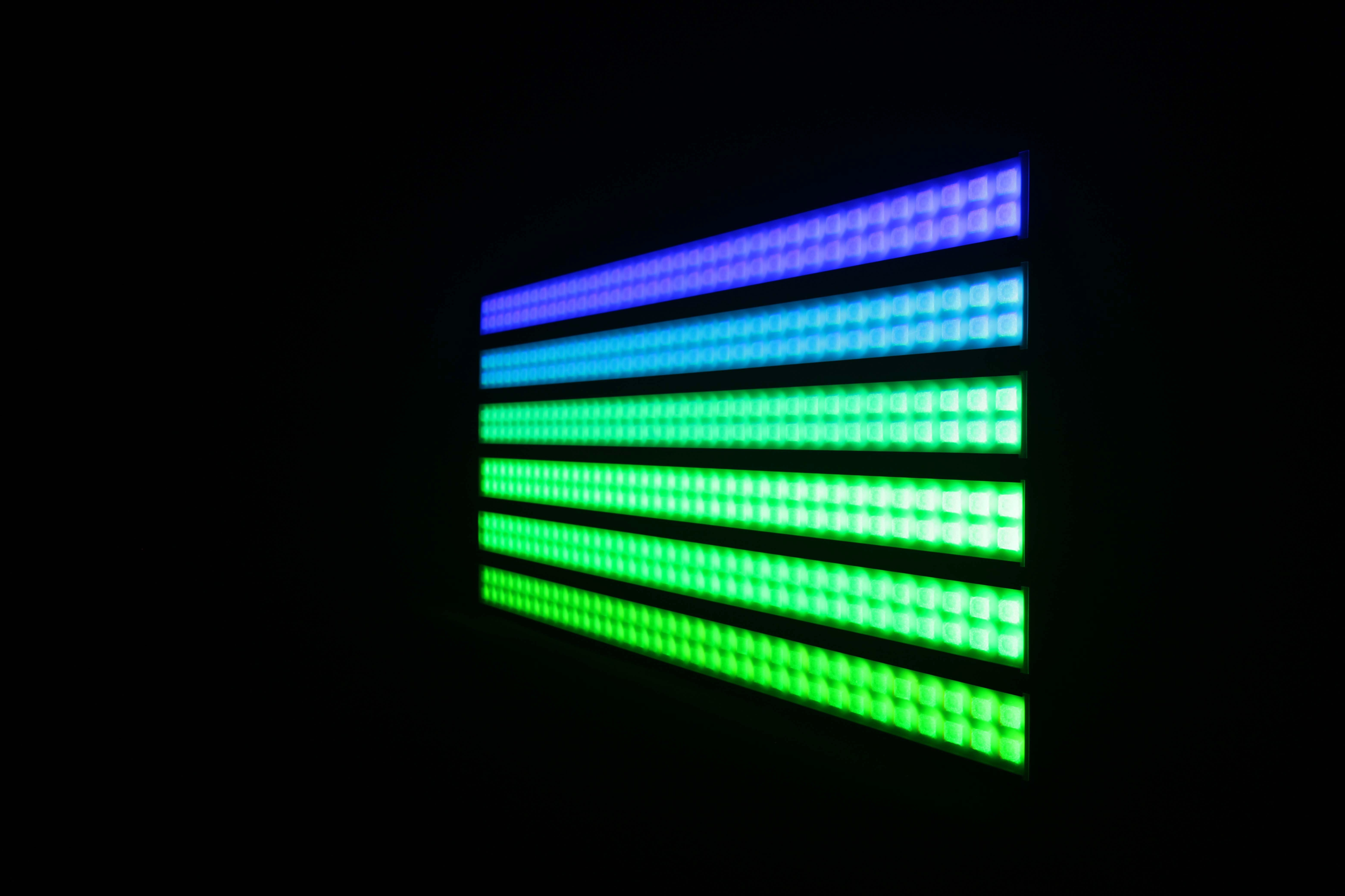 GML CURTAIN BAR IP All-Weather Narrow Beam LED Bar projection 2