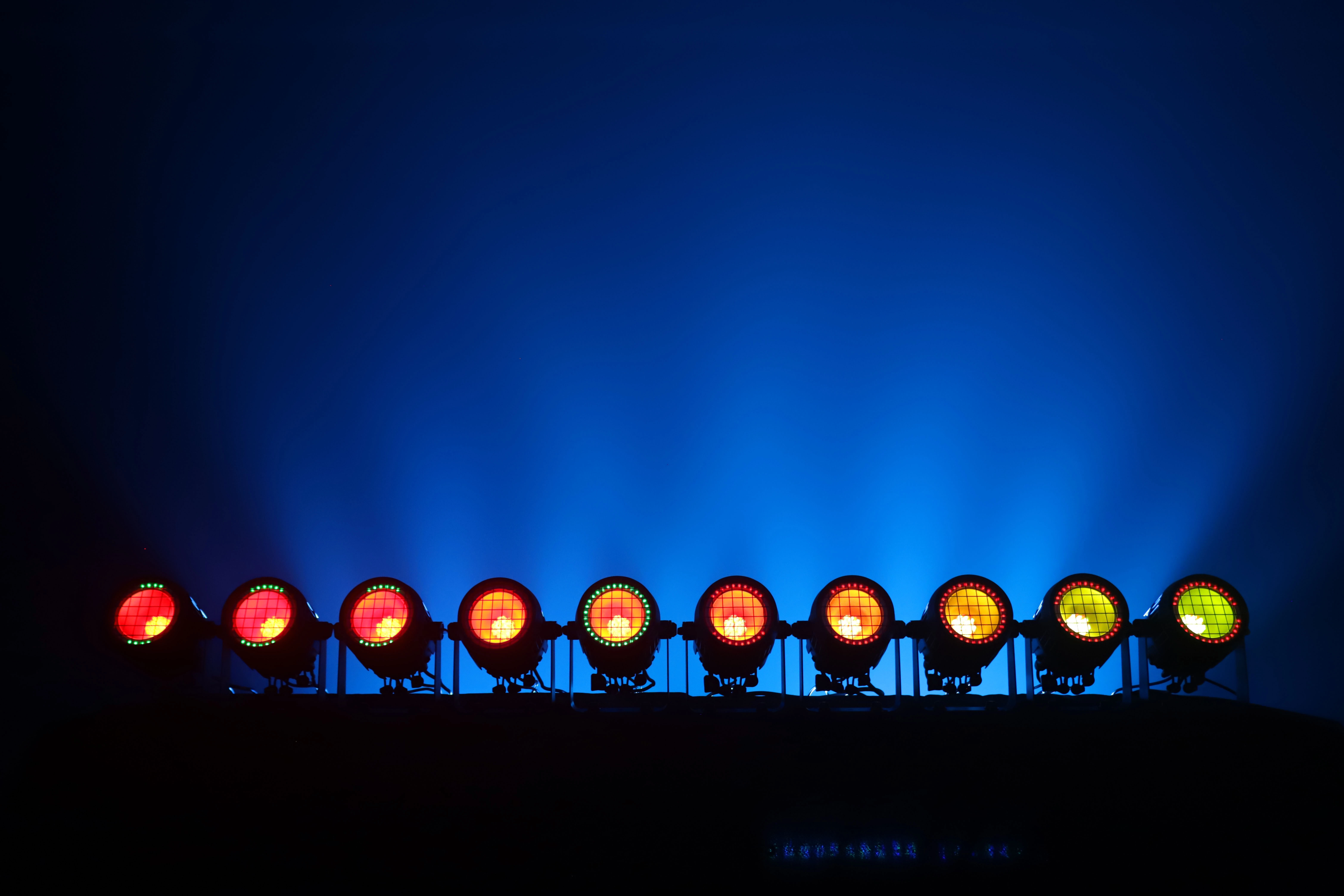 GML BLINDER 600 IP All-Weather Stage LED Blinder projection 1