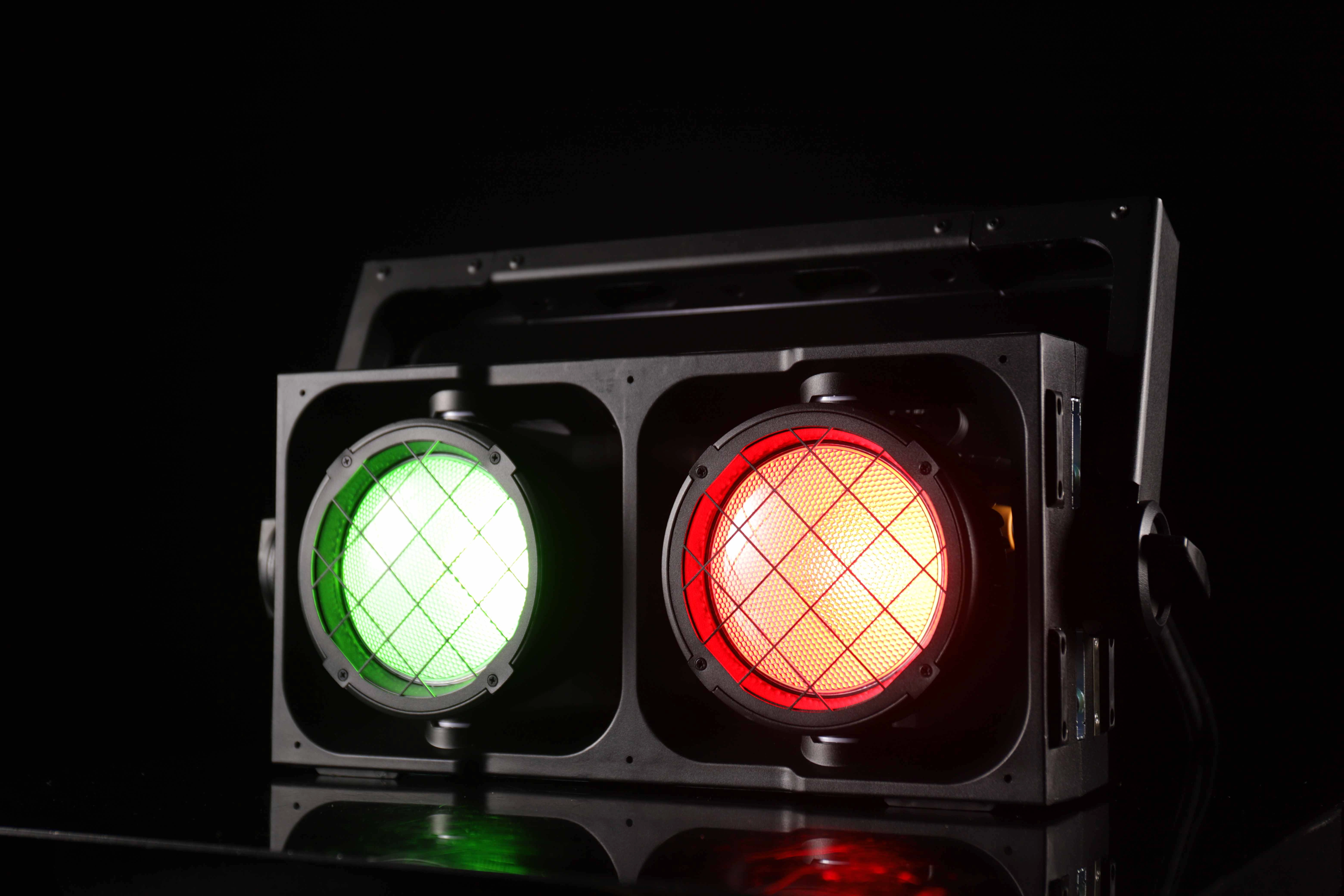 GML Blinder 2*300 IP All-Weather Dual LED Blinder projection 1