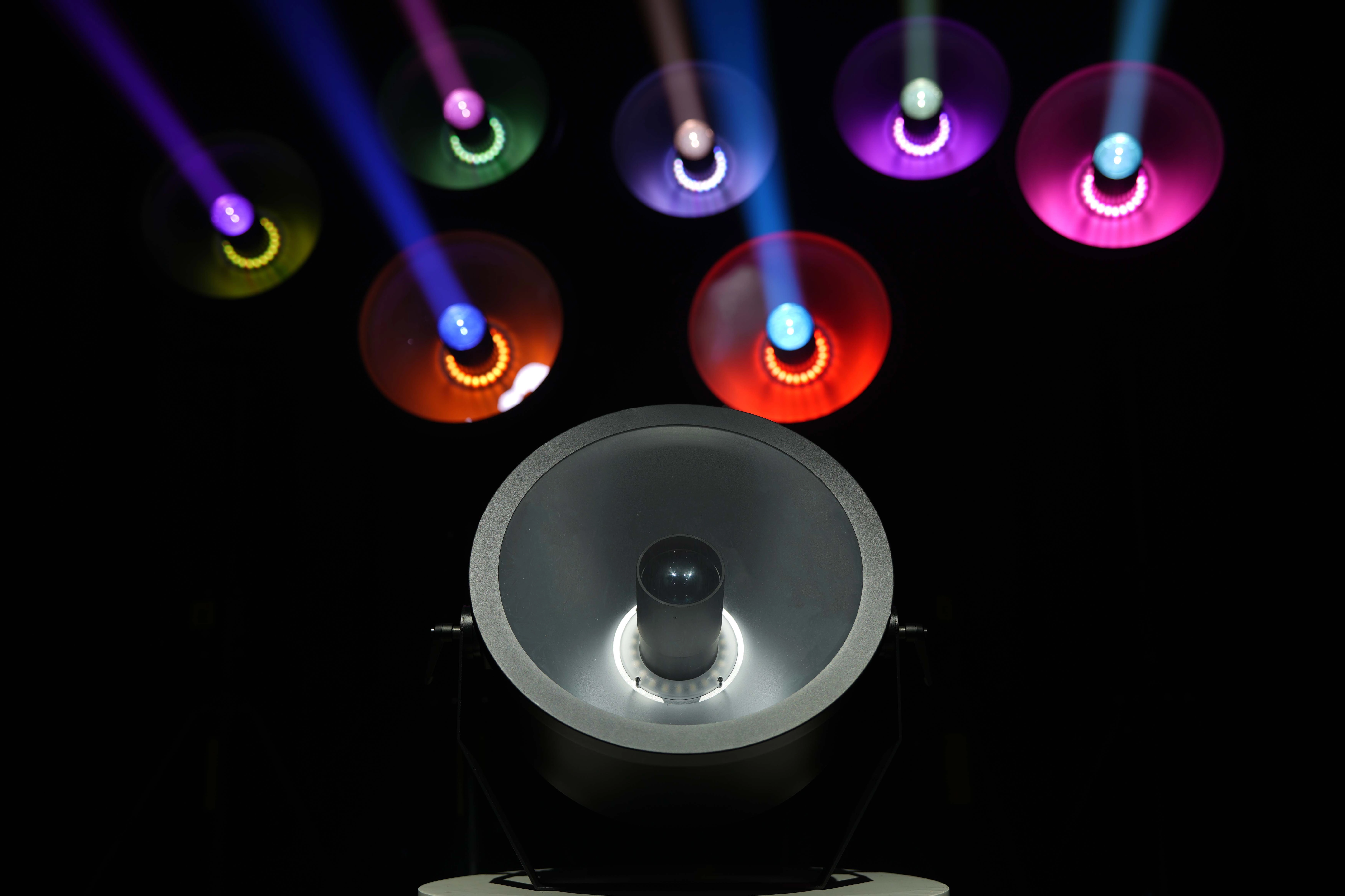 GML OMNI PATT IP All-Weather Hybrid Beam-Wash Retro Fixture projection 2