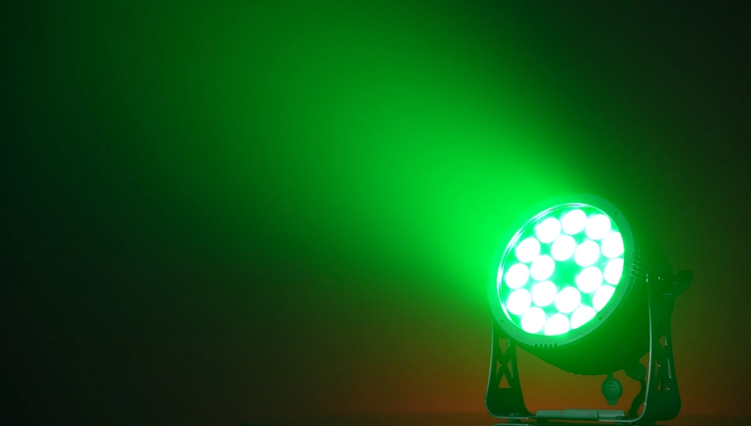 GML PAR 1820 IP All-Weather LED PAR Spotlight projection 3