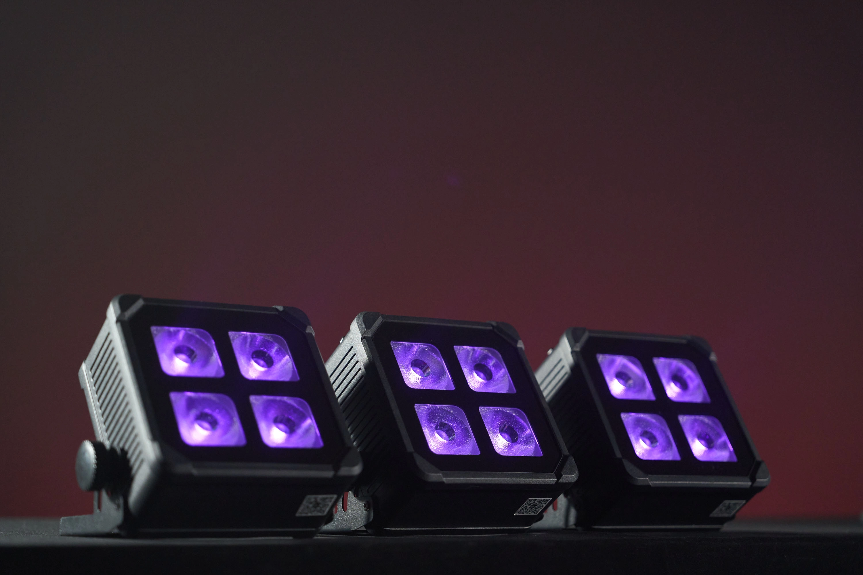 GML THIN 4 IP Ultra-Slim Battery Outdoor LED PAR Light projection 3