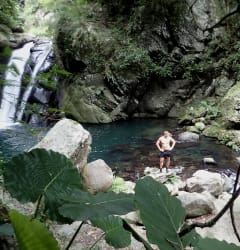River tracing at Bǎo lǐ kǔ xī