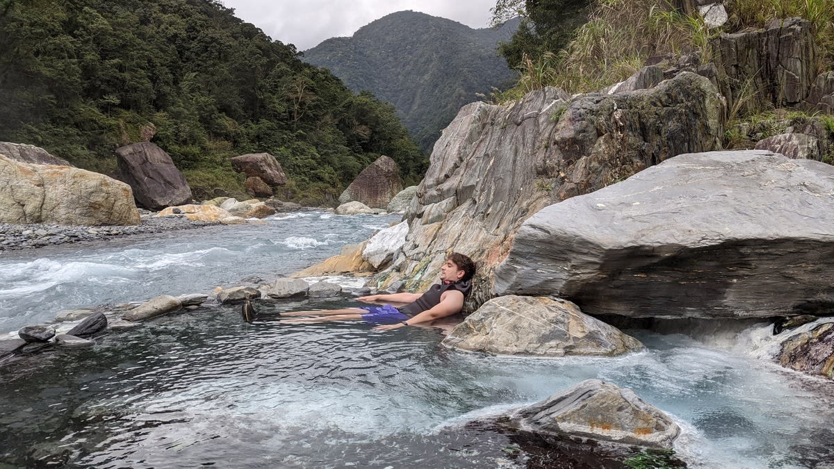 River tracing at Nán'ào běi xī in Yilan - photo 3