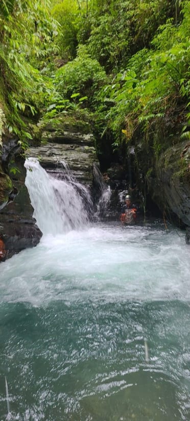 River tracing at Dezikou creek in Yilan - photo 2