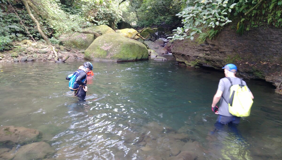 River tracing at Mǎ sù xī in Taipei - photo 1