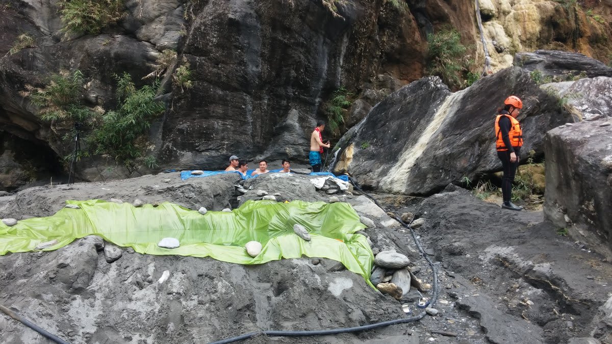 River tracing at Wanli river in Hualien - photo 4