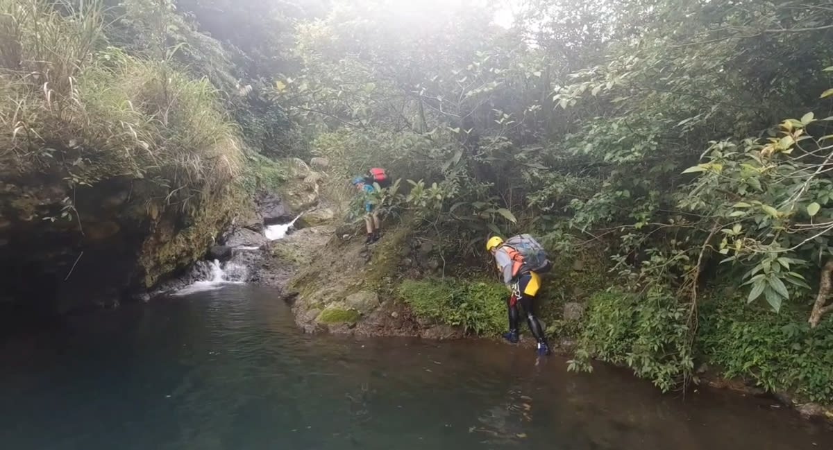 River tracing at Touqian creek in Taipei - photo 4